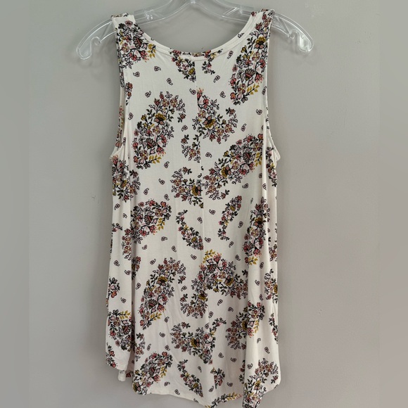 LIKE NEW Old Navy Floral Tank- Size S - Picture 6 of 10